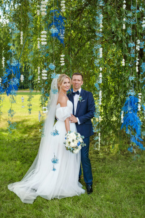 Kasia i Łukasz podczas ślubnej sesji plenerowej w Pałacu Pakoszów